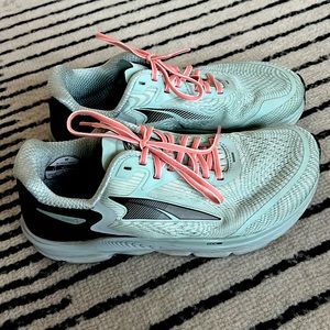 Women’s Altra Torin 5 Running Shoes